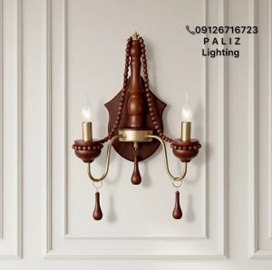 دیوارکوب روستیک مدل چوب راش رنگ فندوقی شاخه طلایی دو شعله